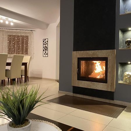 4 Bedroom Family House With Access To A Hot Tub โกจัลโควิเซ-เซดรอย ภายนอก รูปภาพ